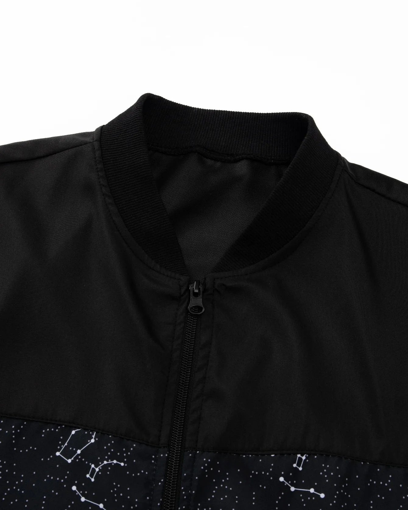 Detalhe do recorte anatômico e acabamento da Jaqueta Velocity Pro masculina da Speed Run